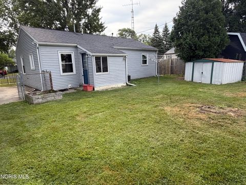 Tiny photo for 1003 Michigan Street, Napoleon, OH 43545 (MLS # 10010752)