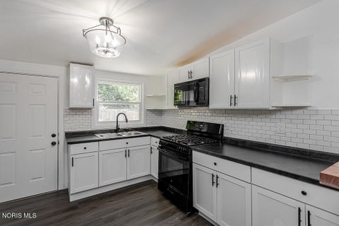 Tiny photo for 346 E Streicher Street, Toledo, OH 43608 (MLS # 10014412)