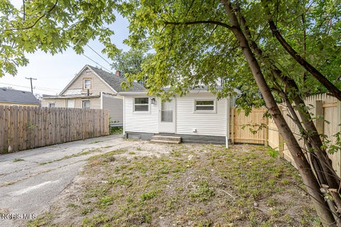 Tiny photo for 346 E Streicher Street, Toledo, OH 43608 (MLS # 10014412)