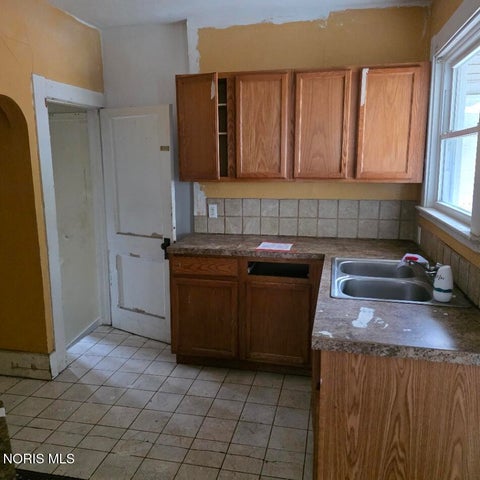 Tiny photo for 3715 Hazelhurst Avenue, Toledo, OH 43612 (MLS # 10014218)