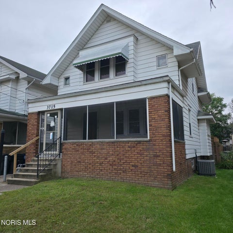 Tiny photo for 3715 Hazelhurst Avenue, Toledo, OH 43612 (MLS # 10014218)