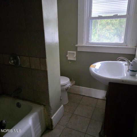 Tiny photo for 3715 Hazelhurst Avenue, Toledo, OH 43612 (MLS # 10014218)