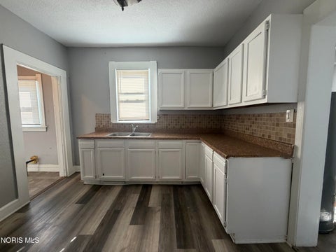 Tiny photo for 1910 Ware Street, Northwood, OH 43619 (MLS # 10014418)