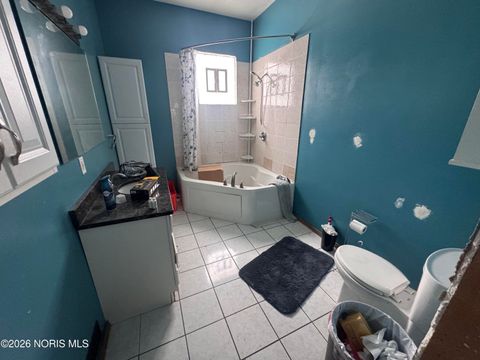 Tiny photo for 132 W Florence Avenue, Toledo, OH 43605 (MLS # 10003678)