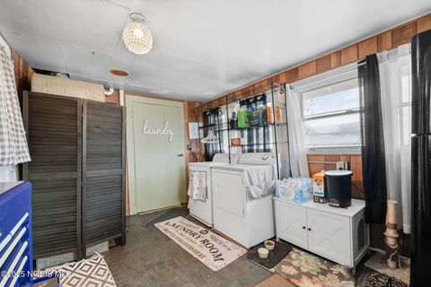 Tiny photo for 611 County Road, Liberty Center, OH 43532 (MLS # 10002691)