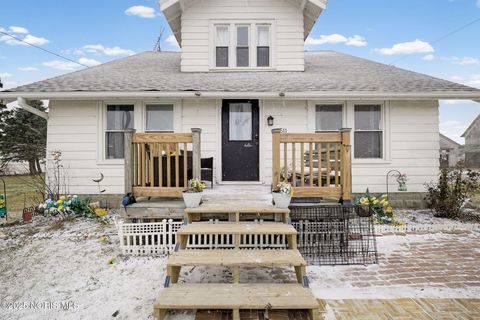 Tiny photo for 611 County Road, Liberty Center, OH 43532 (MLS # 10002691)