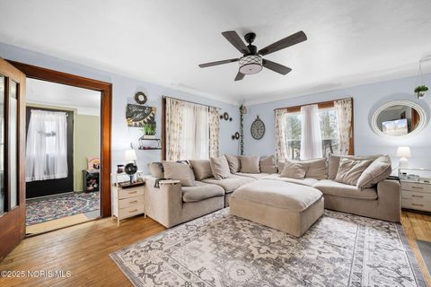 Tiny photo for 611 County Road, Liberty Center, OH 43532 (MLS # 10002691)