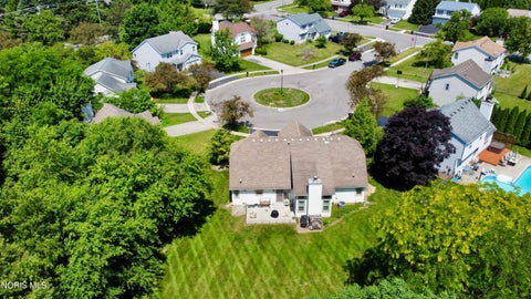 Tiny photo for 1945 Oxleigh Circle, Holland, OH 43528 (MLS # 10009669)