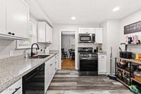 Tiny photo for 3040 Strathmoor Avenue, Toledo, OH 43614 (MLS # 10011979)