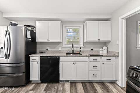 Tiny photo for 3040 Strathmoor Avenue, Toledo, OH 43614 (MLS # 10011979)