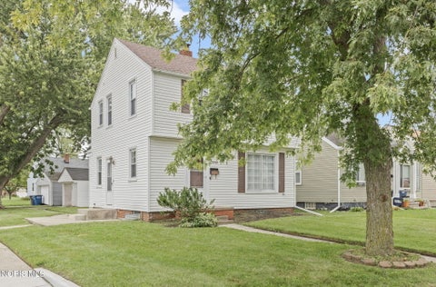 Tiny photo for 3040 Strathmoor Avenue, Toledo, OH 43614 (MLS # 10011979)