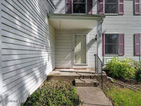 Tiny photo for 135 Birchcrest Drive, Perrysburg, OH 43551 (MLS # 10000605)