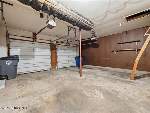 Tiny photo for 135 Birchcrest Drive, Perrysburg, OH 43551 (MLS # 10000605)