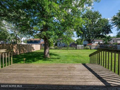 Tiny photo for 135 Birchcrest Drive, Perrysburg, OH 43551 (MLS # 10000605)