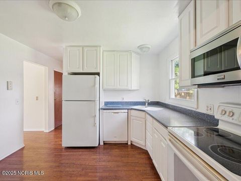 Tiny photo for 135 Birchcrest Drive, Perrysburg, OH 43551 (MLS # 10000605)