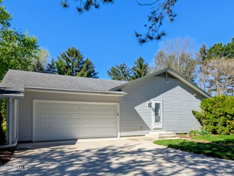 Tiny photo for 916 Monterey Court, Archbold, OH 43502 (MLS # 10006619)