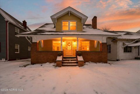 Photo of 1424 Addington Road, Toledo, OH 43607 (MLS # 10004087)