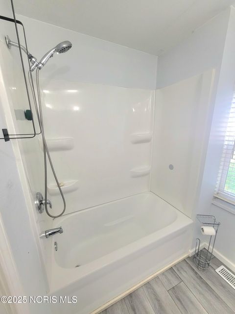 Tiny photo for 1723 Liberty Street, Toledo, OH 43605 (MLS # 10001562)