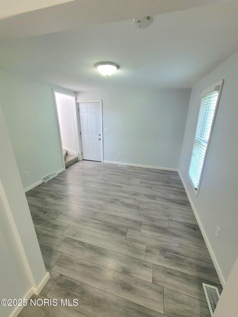 Tiny photo for 1723 Liberty Street, Toledo, OH 43605 (MLS # 10001562)