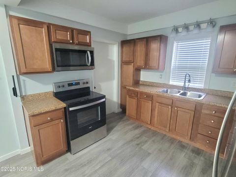 Tiny photo for 1723 Liberty Street, Toledo, OH 43605 (MLS # 10001562)