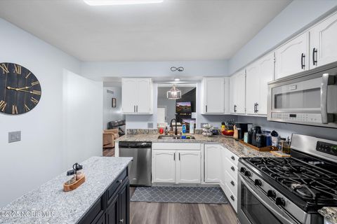 Tiny photo for 9 Meadowpond Drive, Perrysburg, OH 43551 (MLS # 10001649)