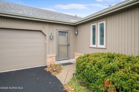 Tiny photo for 9 Meadowpond Drive, Perrysburg, OH 43551 (MLS # 10001649)