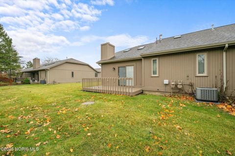 Tiny photo for 9 Meadowpond Drive, Perrysburg, OH 43551 (MLS # 10001649)