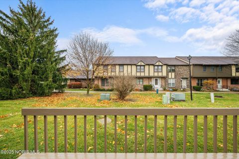 Tiny photo for 9 Meadowpond Drive, Perrysburg, OH 43551 (MLS # 10001649)