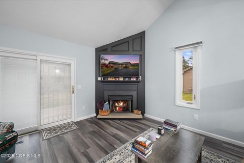 Tiny photo for 9 Meadowpond Drive, Perrysburg, OH 43551 (MLS # 10001649)