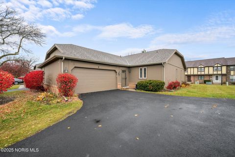 Tiny photo for 9 Meadowpond Drive, Perrysburg, OH 43551 (MLS # 10001649)