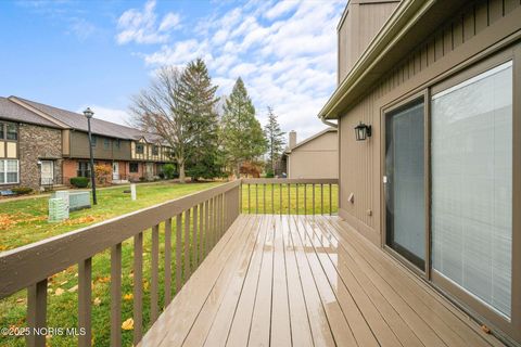 Tiny photo for 9 Meadowpond Drive, Perrysburg, OH 43551 (MLS # 10001649)