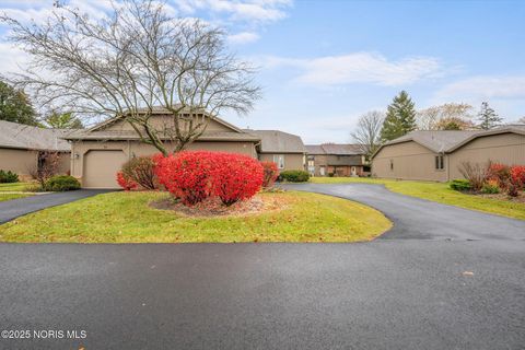 Tiny photo for 9 Meadowpond Drive, Perrysburg, OH 43551 (MLS # 10001649)