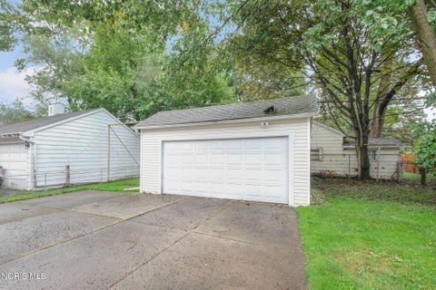 Tiny photo for 1825 Marne Avenue, Toledo, OH 43613 (MLS # 10014413)