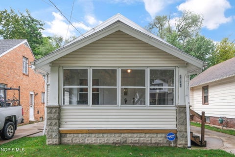 Tiny photo for 1825 Marne Avenue, Toledo, OH 43613 (MLS # 10014413)