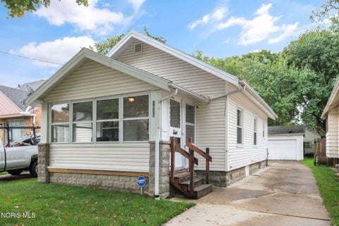 Photo of 1825 Marne Avenue, Toledo, OH 43613 (MLS # 10014413)