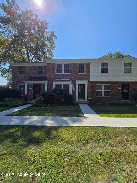 Tiny photo for 6705 Garden Road #6705, Maumee, OH 43537 (MLS # 10000729)