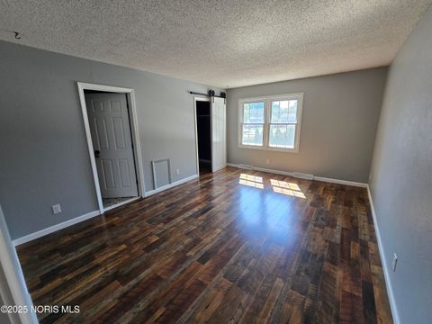 Tiny photo for 6705 Garden Road #6705, Maumee, OH 43537 (MLS # 10000729)