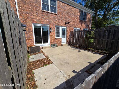 Tiny photo for 6705 Garden Road #6705, Maumee, OH 43537 (MLS # 10000729)