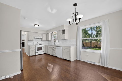 Tiny photo for 4222 Hakes Road, Northwood, OH 43619 (MLS # 10012438)