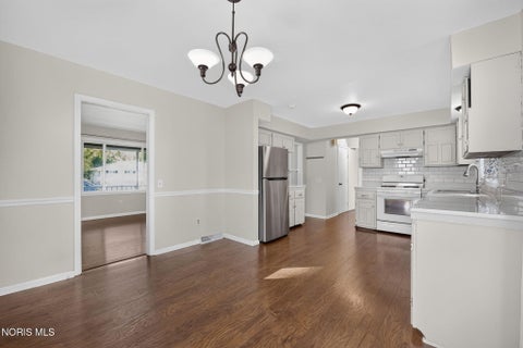 Tiny photo for 4222 Hakes Road, Northwood, OH 43619 (MLS # 10012438)