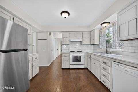 Tiny photo for 4222 Hakes Road, Northwood, OH 43619 (MLS # 10012438)