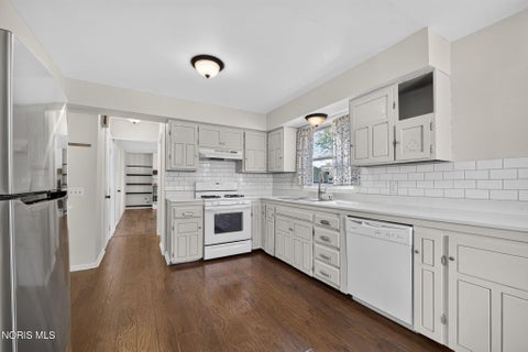 Tiny photo for 4222 Hakes Road, Northwood, OH 43619 (MLS # 10012438)