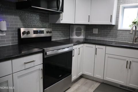 Tiny photo for 5411 Keller Road, Walbridge, OH 43465 (MLS # 10005919)