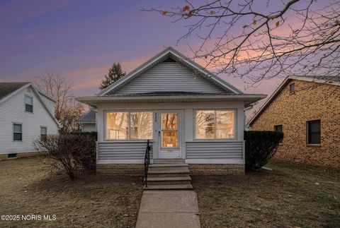 Photo of 520 W John Street, Maumee, OH 43537 (MLS # 10002539)