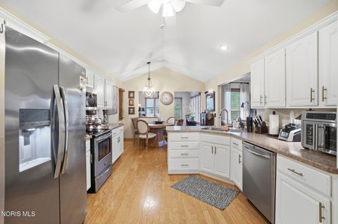 Tiny photo for 5862 Summer Place Drive, Sylvania, OH 43560 (MLS # 10005571)