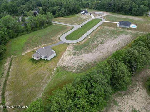 Tiny photo for 140 Coach House Loop, Bowling Green, OH 43402 (MLS # 10003213)