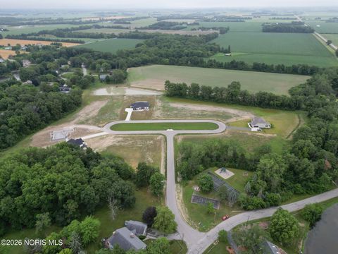 Photo of 140 Coach House Loop, Bowling Green, OH 43402 (MLS # 10003213)