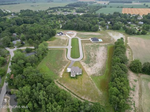 Tiny photo for 140 Coach House Loop, Bowling Green, OH 43402 (MLS # 10003213)