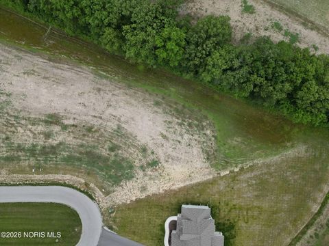 Tiny photo for 140 Coach House Loop, Bowling Green, OH 43402 (MLS # 10003213)