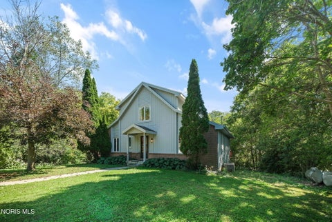 Photo of 11005 S River Road, Grand Rapids, OH 43522 (MLS # 10014200)